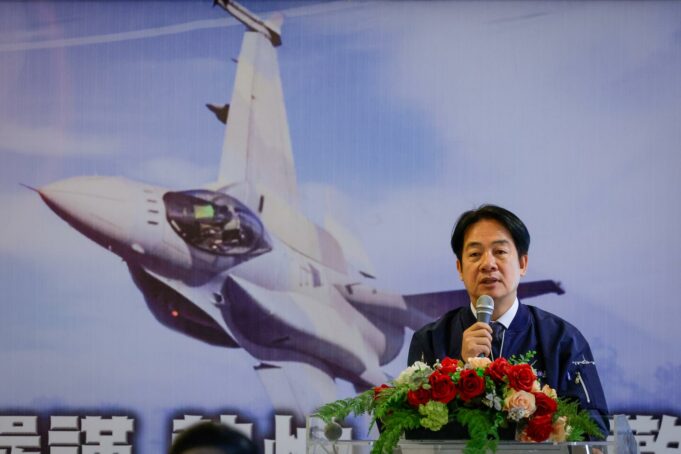 China realiza maniobras militares cerca de Taiwán como una “firme advertencia” China realiza maniobras militares cerca de Taiwán como una "firme advertencia"