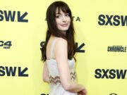 El filme ‘Verity’ con Anne Hathaway y Dakota Johnson llegará el 15 de mayo de 2026 El filme 'Verity' con Anne Hathaway y Dakota Johnson llegará el 15 de mayo de 2026