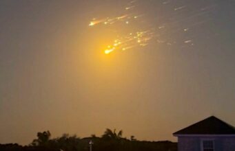 El Starship vuelve a explotar, lo que provoca el cierre de aeropuertos en Florida debido a los escombros El Starship vuelve a explotar, lo que provoca el cierre de aeropuertos en Florida debido a los escombros