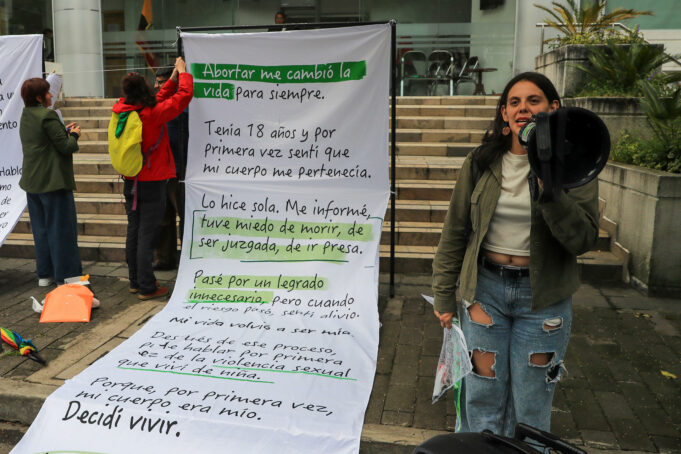 Entregan 168 cartas a la Corte Constitucional de Ecuador solicitando despenalizar aborto Entregan 168 cartas a la Corte Constitucional de Ecuador solicitando despenalizar aborto