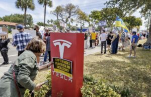 Estados Unidos imputa a un hombre por prender fuego a vehículos de Tesla en Las Vegas Estados Unidos imputa a un hombre por prender fuego a vehículos de Tesla en Las Vegas