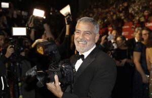 George Clooney afirma que, a sus 63 años, ya no interpretará más películas románticas George Clooney afirma que, a sus 63 años, ya no interpretará más películas románticas