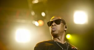 Jay-Z demanda a la mujer que lo acusó de violación y a sus abogados Jay-Z demanda a la mujer que lo acusó de violación y a sus abogados