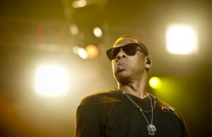 Jay-Z demanda a la mujer que lo acusó de violación y a sus abogados Jay-Z demanda a la mujer que lo acusó de violación y a sus abogados