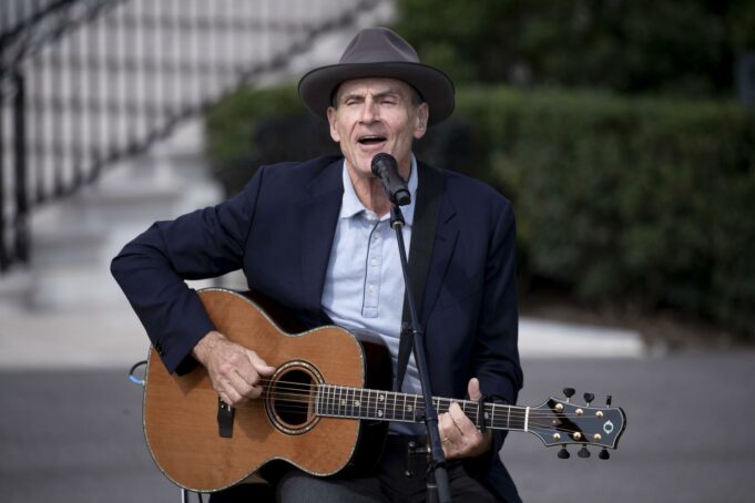 Las canciones de James Taylor serán incluidas en el musical “Fire & Rain” Las canciones de James Taylor serán incluidas en el musical "Fire & Rain"