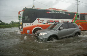 Las lluvias en Ecuador han causado 14 muertes y han afectado a casi 76.000 personas Las lluvias en Ecuador han causado 14 muertes y han afectado a casi 76.000 personas