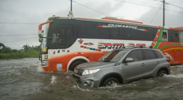 Las lluvias en Ecuador han causado 14 muertes y han afectado a casi 76.000 personas Las lluvias en Ecuador han causado 14 muertes y han afectado a casi 76.000 personas