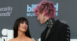 Megan Fox, la actriz, ha dado a luz a su primera hija junto al cantante Machine Gun Kelly Megan Fox, la actriz, ha dado a luz a su primera hija junto al cantante Machine Gun Kelly