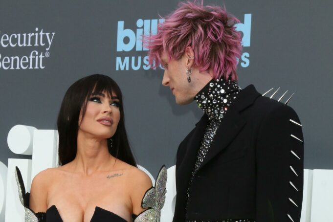 Megan Fox, la actriz, ha dado a luz a su primera hija junto al cantante Machine Gun Kelly Megan Fox, la actriz, ha dado a luz a su primera hija junto al cantante Machine Gun Kelly