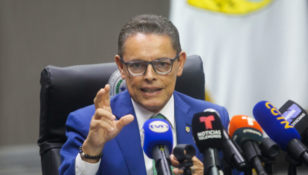 Panamá otorgará un permiso temporal a migrantes enviados por EE.UU. para salir Panamá otorgará un permiso temporal a migrantes enviados por EE.UU. para salir