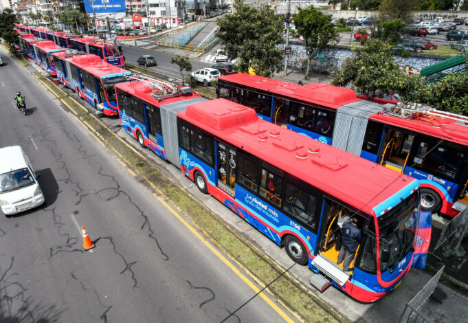 Quito avanza hacia la movilidad sostenible con 60 trolebuses eléctricos importados de China Quito avanza hacia la movilidad sostenible con 60 trolebuses eléctricos importados de China