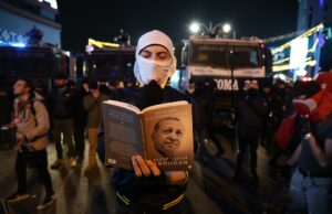 Se detienen las protestas masivas tras la detención del alcalde de Estambul Se detienen las protestas masivas tras la detención del alcalde de Estambul