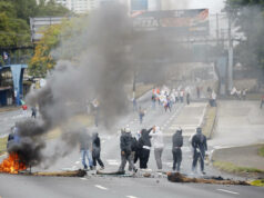 Sindicatos de maestros en Panamá protestan contra la reforma de seguridad social Sindicatos de maestros en Panamá protestan contra la reforma de seguridad social