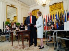 Trump firma orden para reducir drásticamente las operaciones del Departamento de Educación Trump firma orden para reducir drásticamente las operaciones del Departamento de Educación
