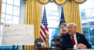 Trump sostiene que las sanciones a Google y Apple en la UE son políticas Trump sostiene que las sanciones a Google y Apple en la UE son políticas