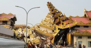 Un equipo de 37 rescatistas chinos llega a Birmania para ayudar tras terremoto Un equipo de 37 rescatistas chinos llega a Birmania para ayudar tras terremoto