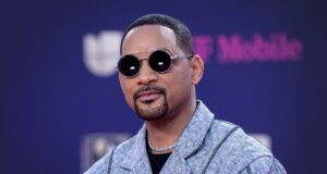 Will Smith transforma la bofetada a Chris Rock en su regreso musical Will Smith transforma la bofetada a Chris Rock en su regreso musical