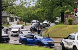 Alguaciles de EE. UU. arrestan a sospechoso relacionado con homicidio en Tarrant Alguaciles de EE. UU. arrestan a sospechoso relacionado con homicidio en Tarrant