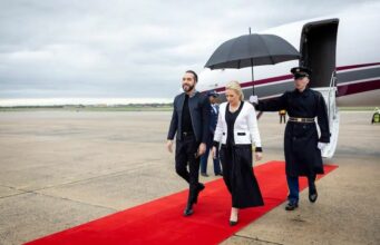 Bukele llega a Washington; Trump lo llama “presidente B” y espera reunión Bukele llega a Washington; Trump lo llama “presidente B” y espera reunión