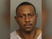 Hombre acusado de sobornar a un policía de Birmingham para que lo liberara Hombre acusado de sobornar a un policía de Birmingham para que lo liberara