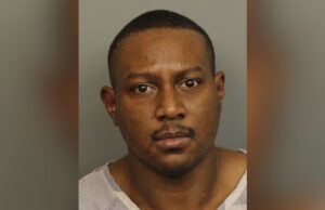 Hombre acusado de sobornar a un policía de Birmingham para que lo liberara Hombre acusado de sobornar a un policía de Birmingham para que lo liberara