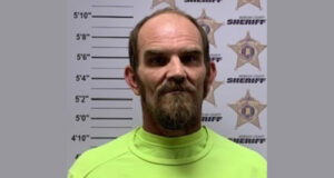 Hombre de Hartselle acusado por drogas y niños viviendo entre heces en casa Hombre de Hartselle acusado por drogas y niños viviendo entre heces en casa