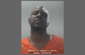 Hombre de Huntsville acusado de incendio provocado por incendiar un edificio de apartamentos Hombre de Huntsville acusado de incendio provocado por incendiar un edificio de apartamentos