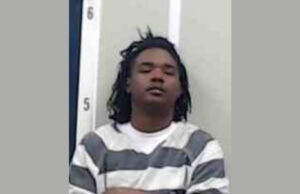 Joven de 19 años de Birmingham arrestado por posesión de interruptor Glock en DeKalb Joven de 19 años de Birmingham arrestado por posesión de interruptor Glock en DeKalb