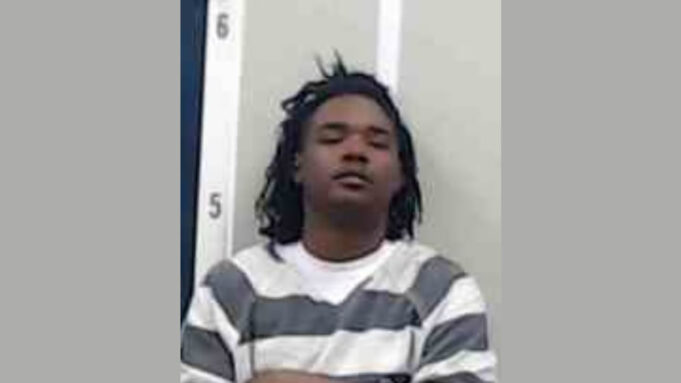 Joven de 19 años de Birmingham arrestado por posesión de interruptor Glock en DeKalb Joven de 19 años de Birmingham arrestado por posesión de interruptor Glock en DeKalb