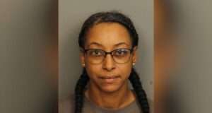 Jueza de Tarrant arrestada por portar un arma en propiedad municipal Jueza de Tarrant arrestada por portar un arma en propiedad municipal