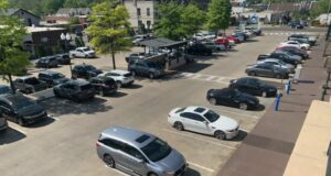 Negocios de Homewood gestionan el estacionamiento limitado durante el proyecto del ayuntamiento Negocios de Homewood gestionan el estacionamiento limitado durante el proyecto del ayuntamiento