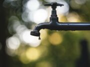 Rotura de tubería principal afecta a varios residentes en Brookside Rotura de tubería principal afecta a varios residentes en Brookside