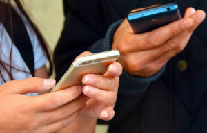 Senado aprueba ley que restringe celulares en escuelas públicas de Alabama Senado aprueba ley que restringe celulares en escuelas públicas de Alabama