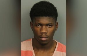 Uno de los dos sospechosos del asesinato en Tarrant fue arrestado Uno de los dos sospechosos del asesinato en Tarrant fue arrestado