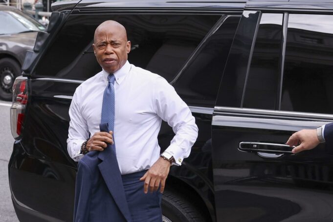 Concejo de Nueva York demanda al alcalde para evitar oficina de ICE en cárcel Concejo de Nueva York demanda al alcalde para evitar oficina de ICE en cárcel