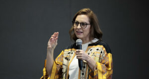 De Tavira presenta en México “El aroma del pasto recién cortado”, producida por Scorsese De Tavira presenta en México "El aroma del pasto recién cortado", producida por Scorsese