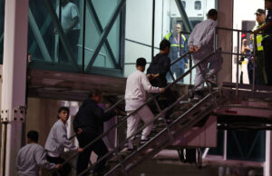 El Tribunal Supremo autoriza al Gobierno de Trump a deportar de forma inmediata a venezolanos El Tribunal Supremo autoriza al Gobierno de Trump a deportar de forma inmediata a venezolanos