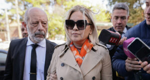 Expareja de Maradona denuncia a médicos por mentir sobre su salud Expareja de Maradona denuncia a médicos por mentir sobre su salud