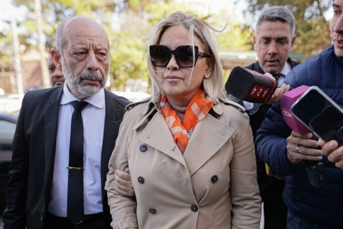 Expareja de Maradona denuncia a médicos por mentir sobre su salud Expareja de Maradona denuncia a médicos por mentir sobre su salud
