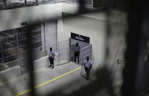 Inmigración de EE.UU. reconoce haber enviado por error a un salvadoreño a prisión Inmigración de EE.UU. reconoce haber enviado por error a un salvadoreño a prisión