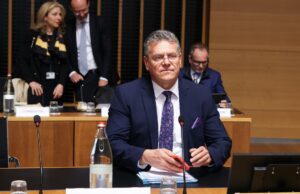 La UE está abierta a negociar con EEUU sobre aranceles, pero no esperará indefinidamente La UE está abierta a negociar con EEUU sobre aranceles, pero no esperará indefinidamente