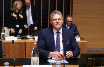 La UE está abierta a negociar con EEUU sobre aranceles, pero no esperará indefinidamente La UE está abierta a negociar con EEUU sobre aranceles, pero no esperará indefinidamente