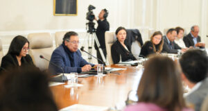 Presidente colombiano afirma que Estados Unidos le revocó su visa recientemente Presidente colombiano afirma que Estados Unidos le revocó su visa recientemente