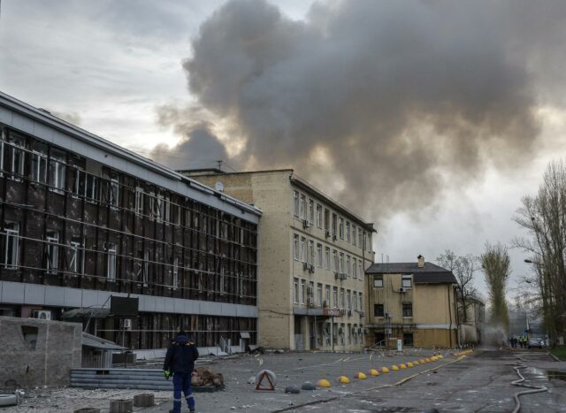 Rusia lleva a cabo un gran ataque contra Kiev utilizando misiles y drones