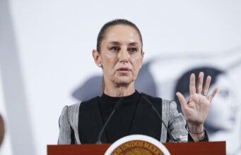 Sheinbaum rechazó firmar acuerdo para compartir datos biométricos y reforzar frontera sur Sheinbaum rechazó firmar acuerdo para compartir datos biométricos y reforzar frontera sur