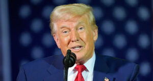 Donald Trump dio discurso especial de graduación en Universidad de Alabama Donald Trump dio discurso especial de graduación en Universidad de Alabama