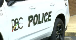 Estafadores fingen ser policía de Rainbow City y envían falsas citaciones judiciales Estafadores fingen ser policía de Rainbow City y envían falsas citaciones judiciales