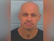 Hombre enfrenta cargos tras robo de caravana de negocio en Attalla Hombre enfrenta cargos tras robo de caravana de negocio en Attalla