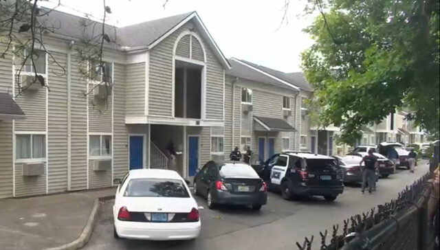 Identifican a dos personas halladas muertas en una habitación de motel en Birmingham