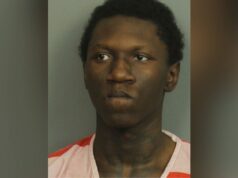 Joven de 19 años acusado en relación con robo y tiroteo en el vecindario de Eastlake Joven de 19 años acusado en relación con robo y tiroteo en el vecindario de Eastlake